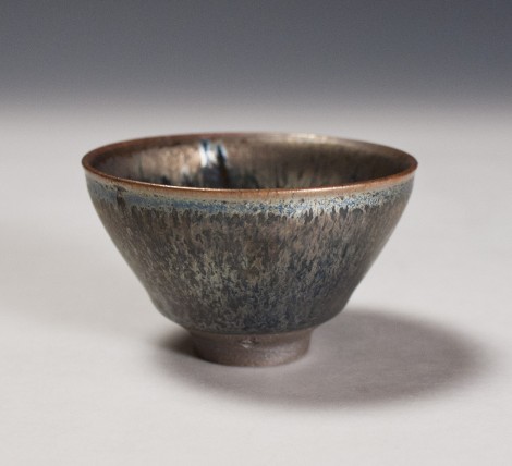 Yōhen Ginshō Saké Cup by Kamada Kōji: click to enlarge