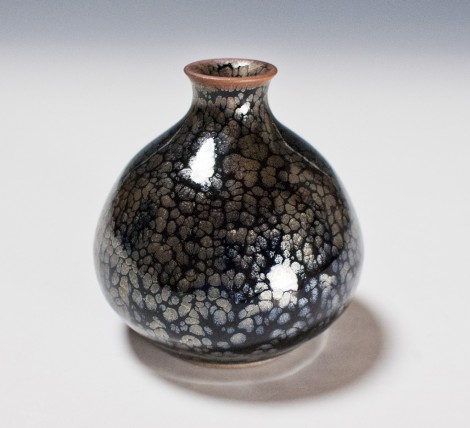 Yōhen Yuteki Saké Flask by Kamada Kōji: click to enlarge