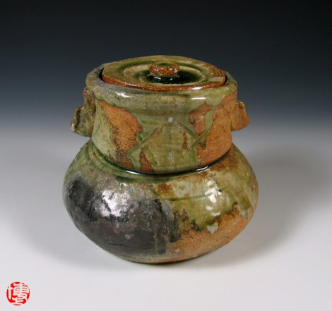 Iga Mizusashi Fresh Water Jar by Sawada Hiroyuki: click to enlarge