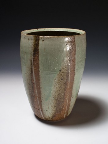 Haiyūsai Ash Glazed Tsubo Jar by Ikai Yūichi: click to enlarge