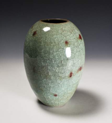 Seiji Kōsai Celadon Tsubo Jar by Ikai Yūichi: click to enlarge